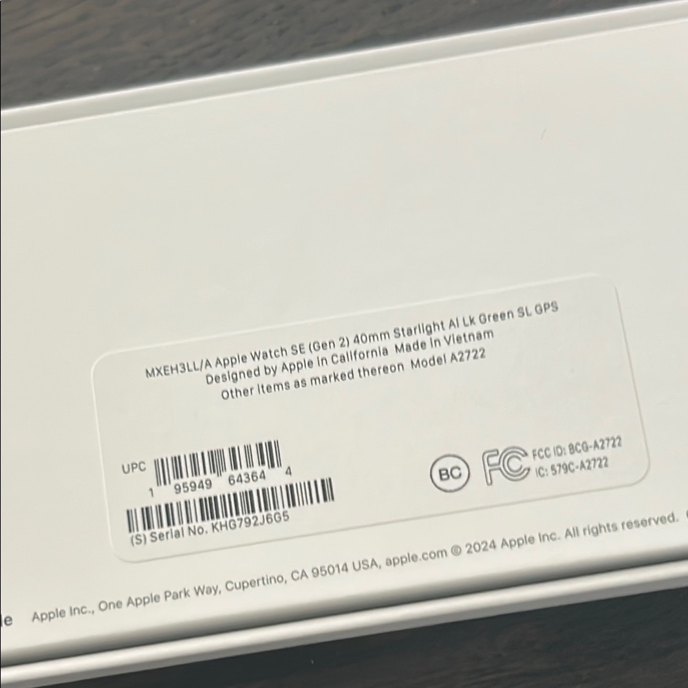 NWT Apple Watch SE (2nd Gen) w/ GPS 40mm - Picture 14 of 15